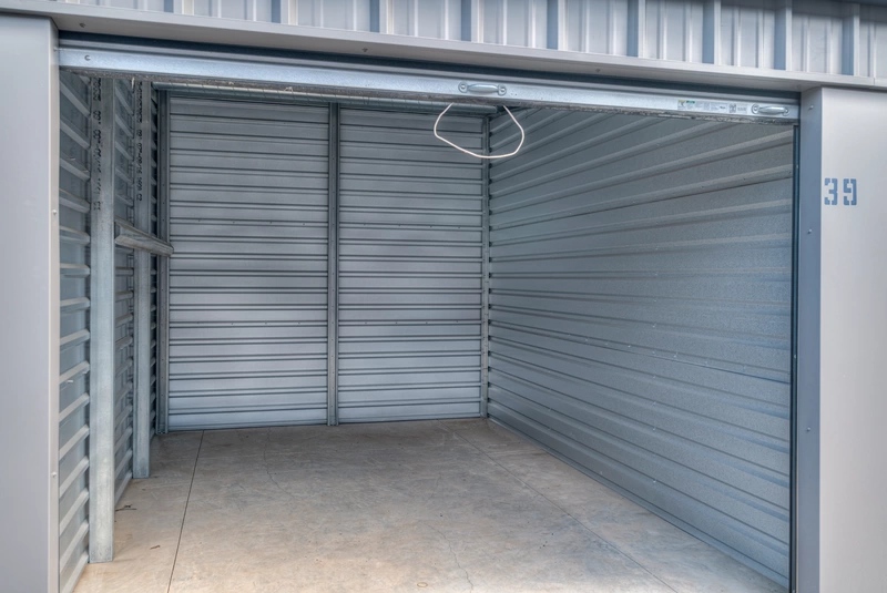 climate controlled 10x15 storage unit